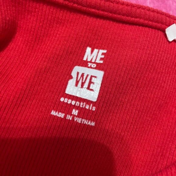 Me To We Red valentines side cinched summer crop top medium - Picture 5 of 5